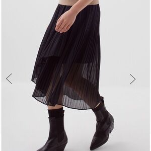 NWT Comptoir Des Cotonniers Pleated midi skirt in Black Beauty